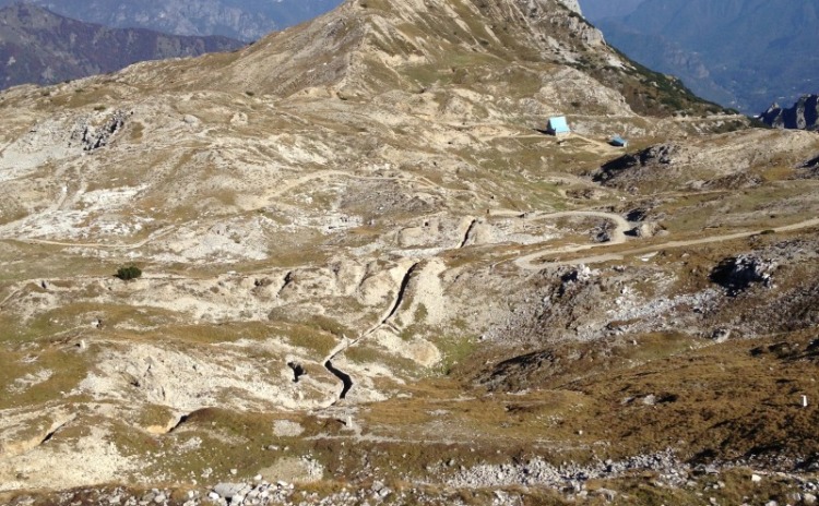La zona Sacra del Monte Pasubio visto da Cima Palon.